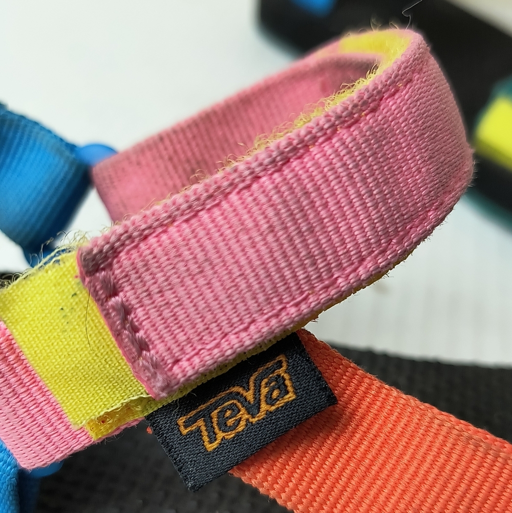 Teva Original Universal Colorful Little Girl Size 2 Sandals - Picture 7 of 11